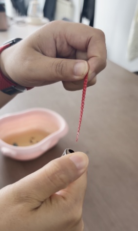 PVC-ko oihalak suaren aurkako proba gainditu du